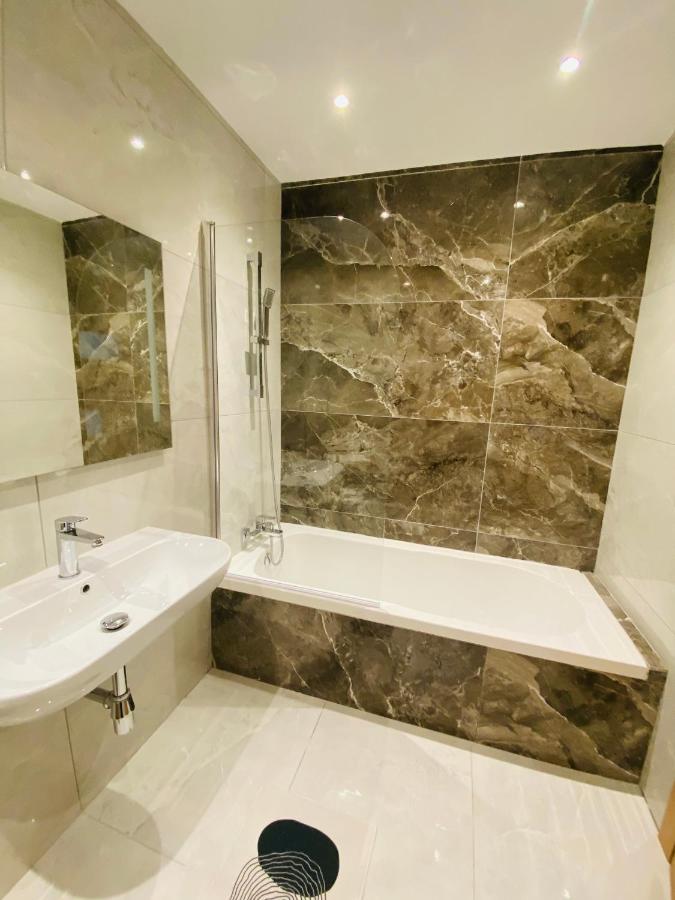 Spacious Deluxe Seaside Escape St. Paul's Bay Ngoại thất bức ảnh